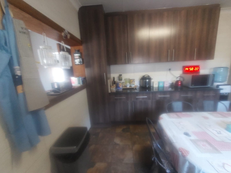 4 Bedroom Property for Sale in Oos Einde North West